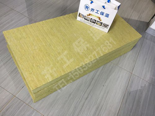 巖棉板抹面層施工應符合以下要求